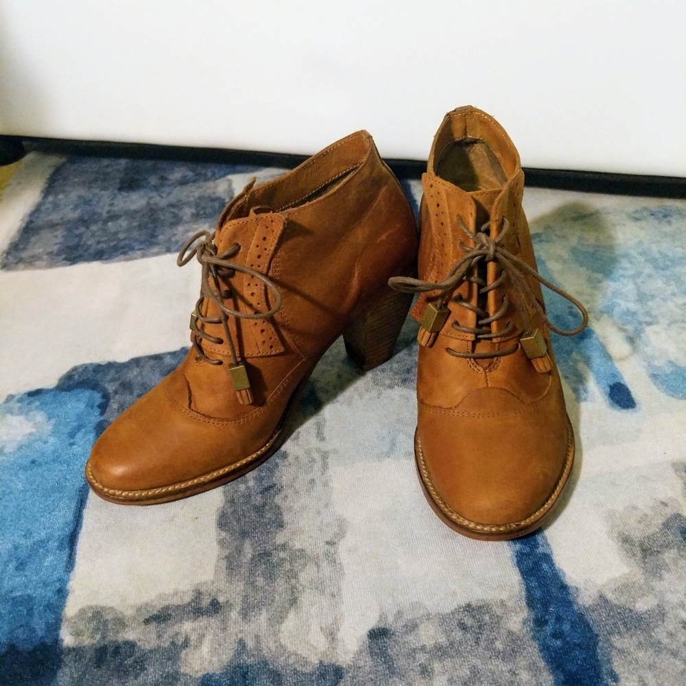 Vintage leather bootie